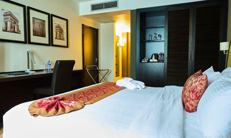 Golden Tulip Accra Hotel - 